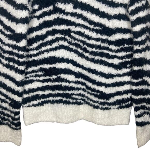 Crewcuts Girl’s Sweater Size XL Boucle Zebra Stripe Wool Alpaca Pullover Fuzzy - Picture 3 of 6